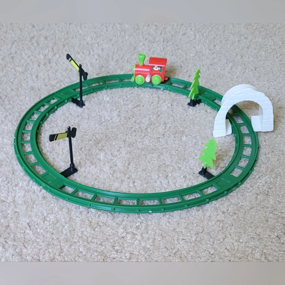 Wind-up plastic christmas Santa train set & walking Santa Claus-14 pcs.
